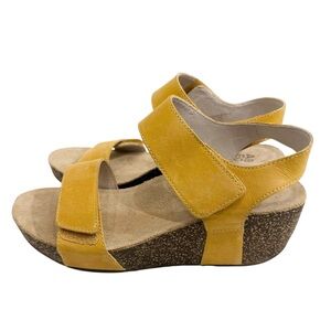 ABEO Una Suede Wedge Sandals in Sunflower Yellow Sz 8